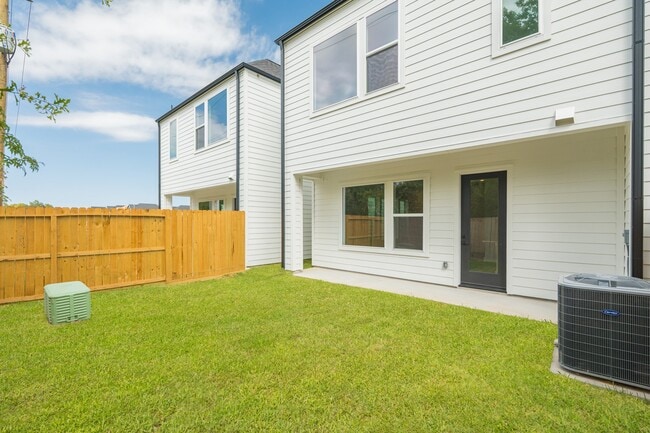 Building Photo - 7707 Inwood Grv Ln