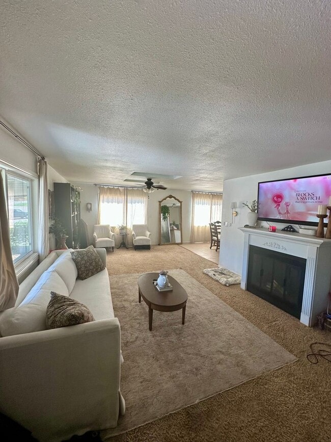 Building Photo - Charming 4 Bedroom Home w/ A/C in Security