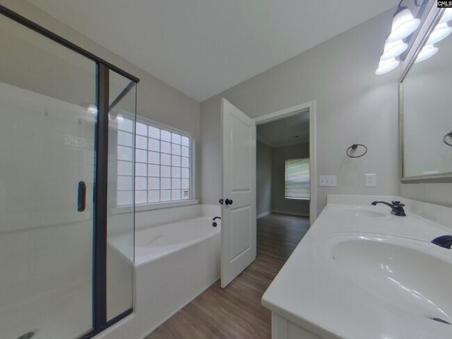 Building Photo - 760 Pennywell Ct