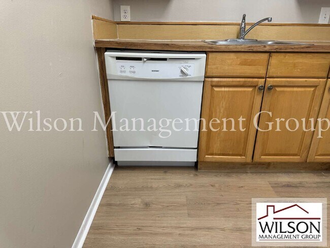 Building Photo - 2365 Oak Park Way