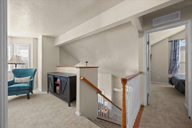 Building Photo - 1102 Heckathorn Pl