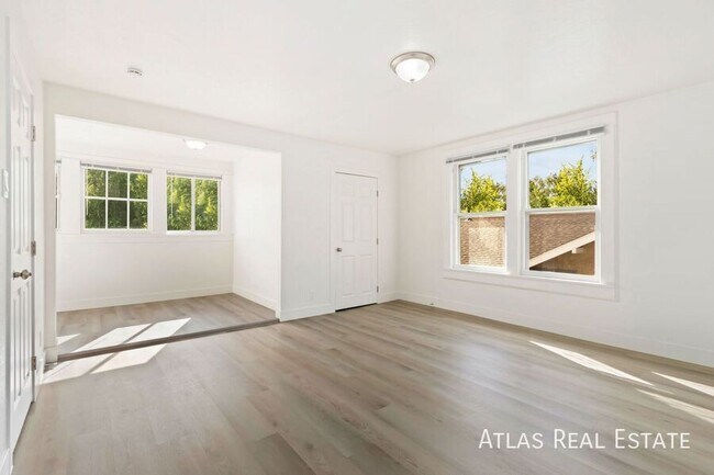 Building Photo - 1904 8th Ave