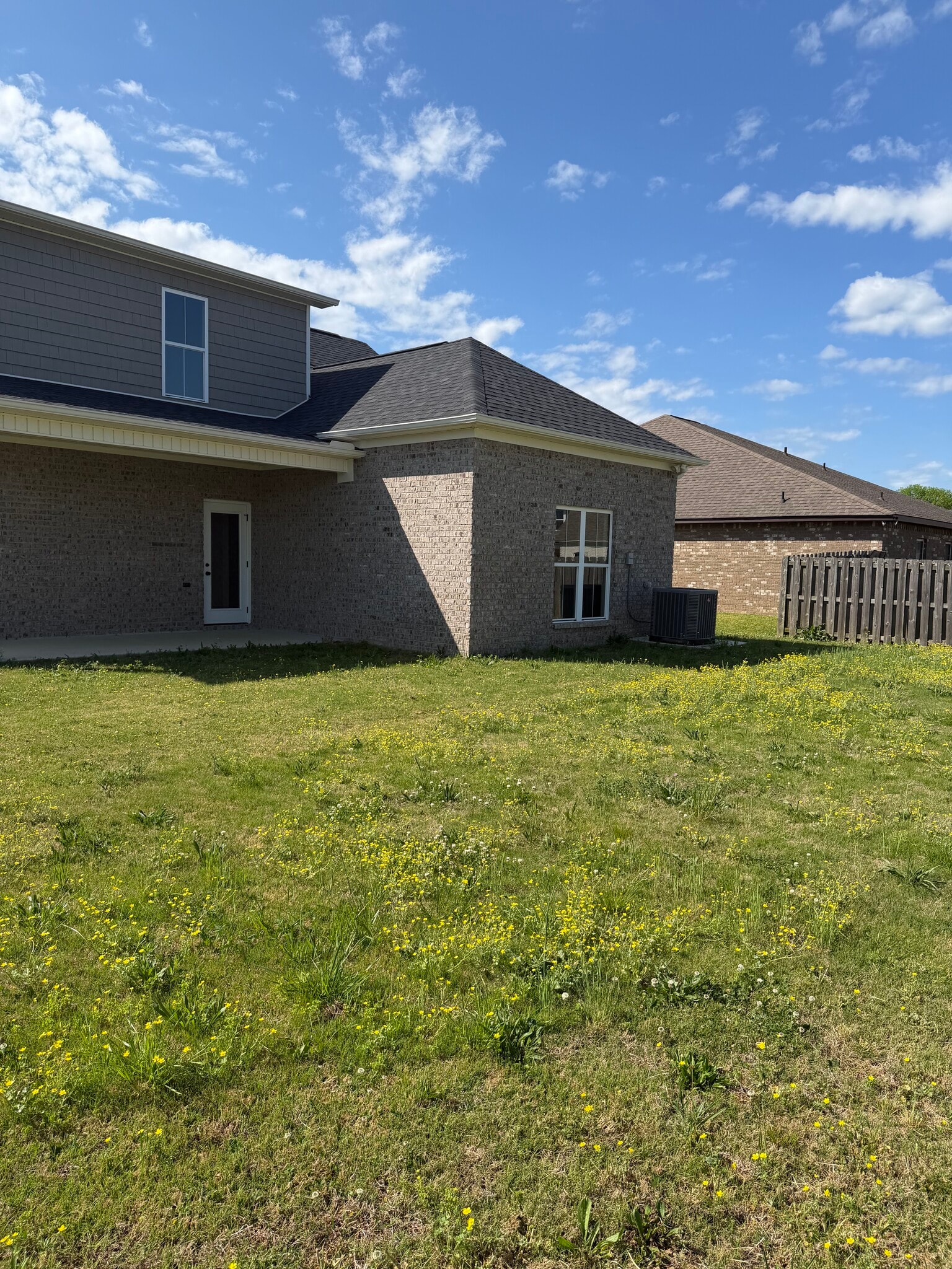 Building Photo - 30 Tower Ct