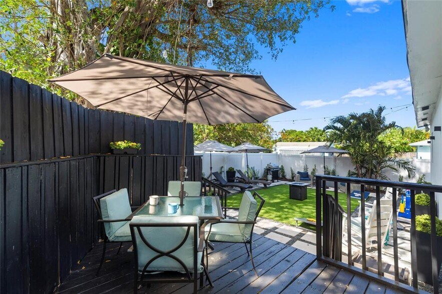 Building Photo - 719 NE 36th St