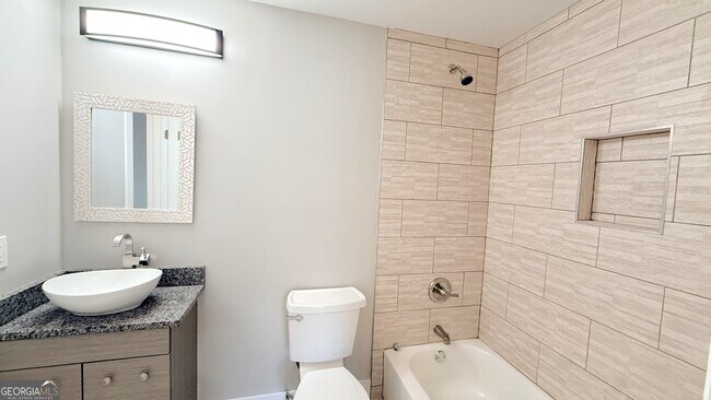 Building Photo - 295 Clearview Ct