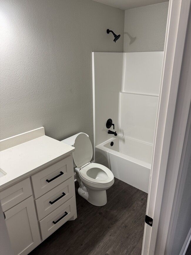 Building Photo - 337 Woodstock Ln