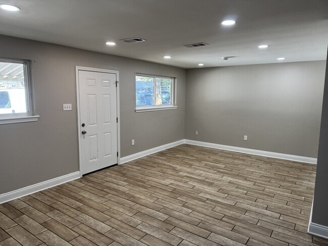 Building Photo - 30654 Shannon Dr