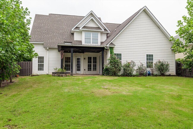 Building Photo - 4117 Chastain Dr