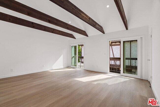 Building Photo - 2541 Stoner Ave