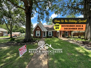 Building Photo - Collierville Townhouse Located on Corner Lot!