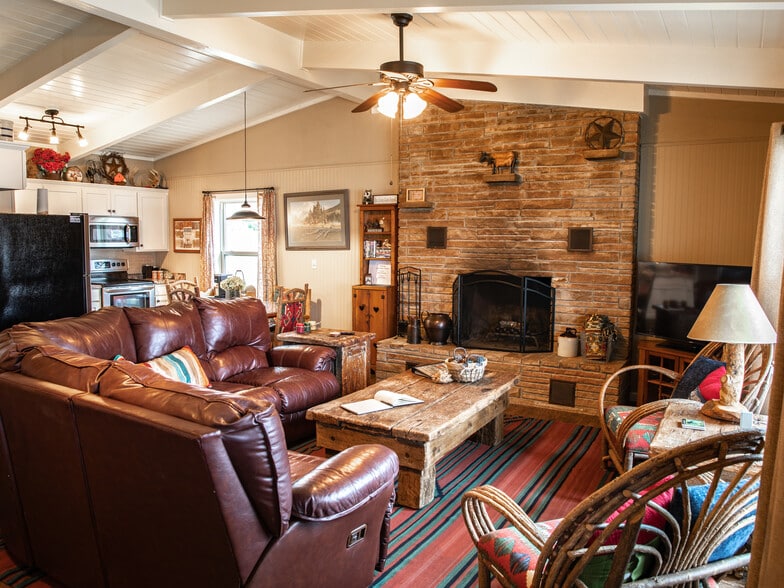 Living Room - 1114 W 17th St