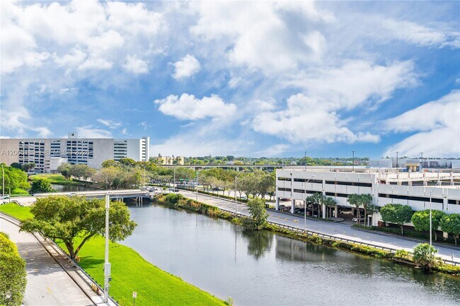 Building Photo - 8395 SW 73rd Ave