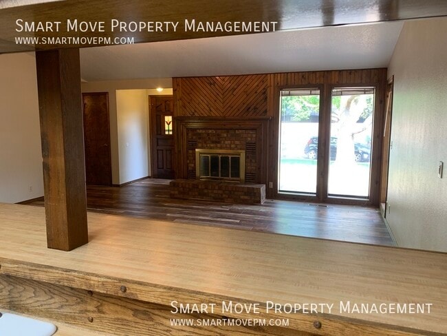 Building Photo - 2135 E Serene Dr