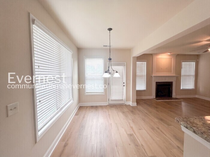 Building Photo - 2096 Stoney Chase Dr