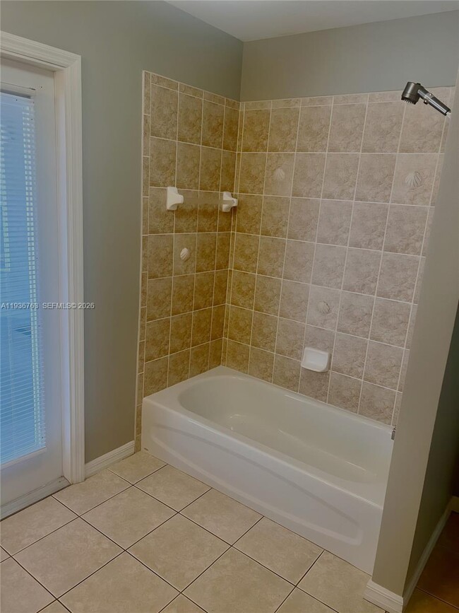 Building Photo - 2050 SE Franciscan St