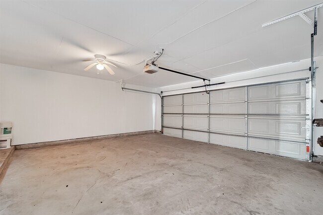 Building Photo - 7505 Memorial Woods Dr