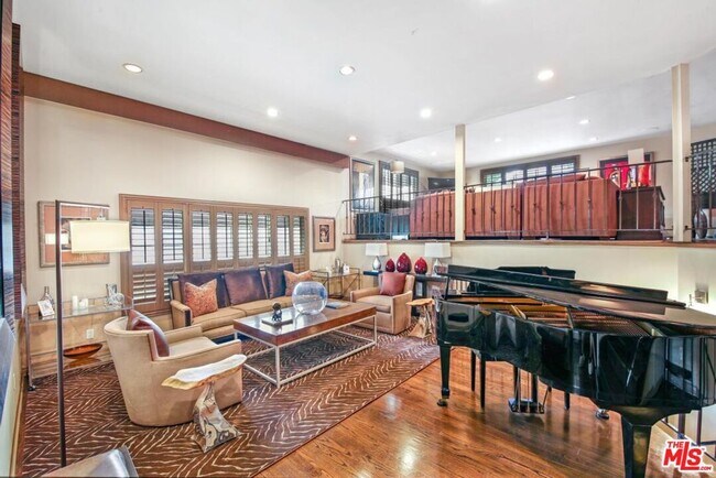 Building Photo - 3200 Primera Ave