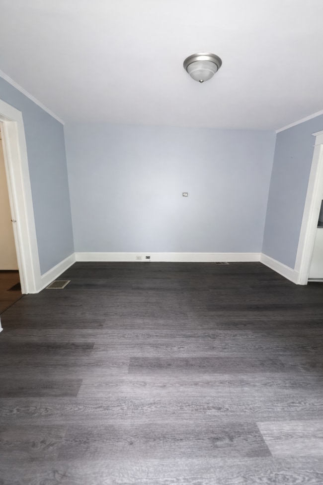 Building Photo - 1827 1st Ave NW