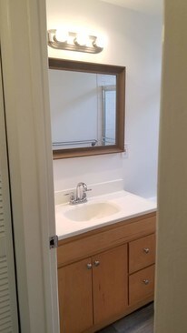 Building Photo - 5302 Comercio Ln