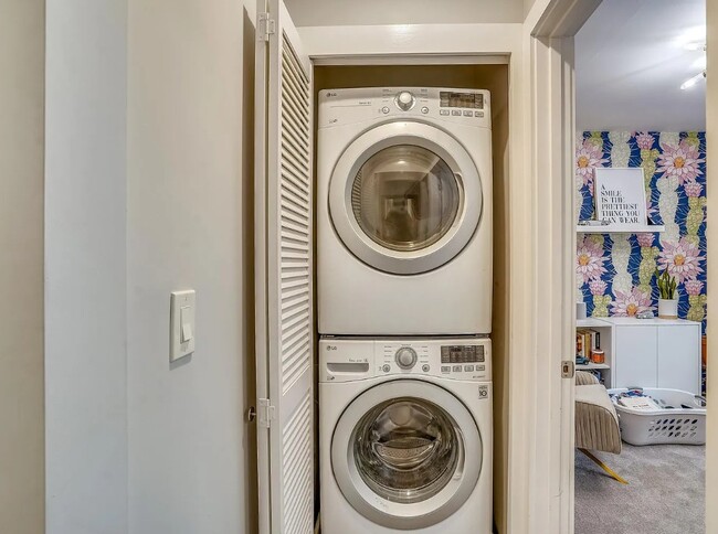 Building Photo - Bethany Court