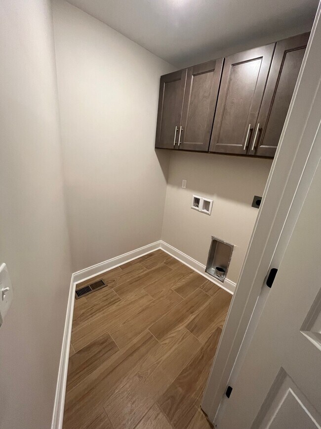 Building Photo - 434 Wren Crest Lane