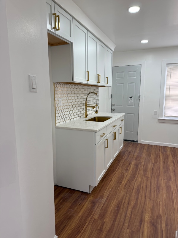 Building Photo - 17179 Ontario St