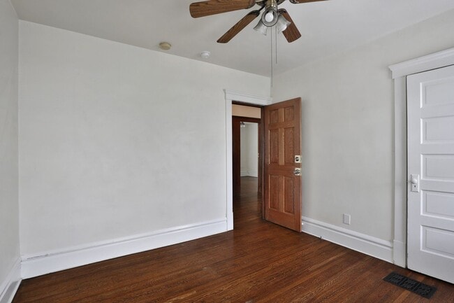 Building Photo - 117 E Lane Ave