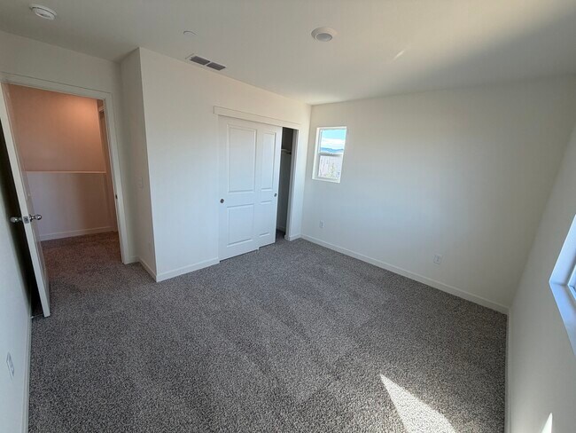 Building Photo - 831 Congaree Ln