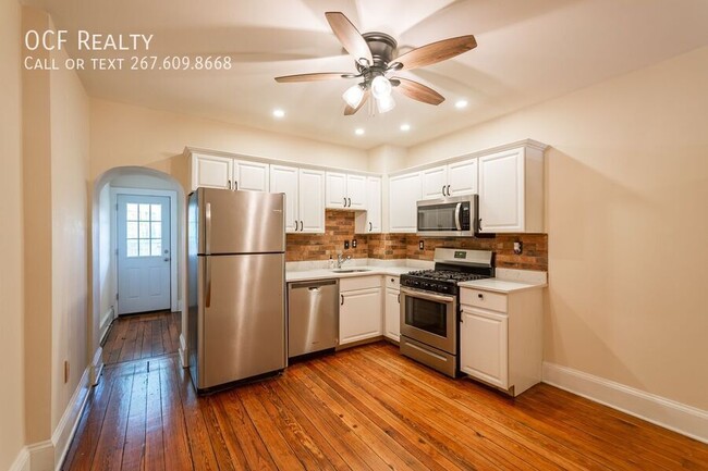 Building Photo - 4562 Silverwood St