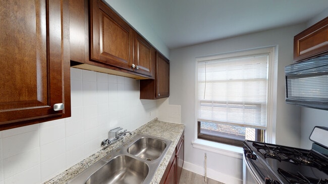Building Photo - Bennett Village Apartments