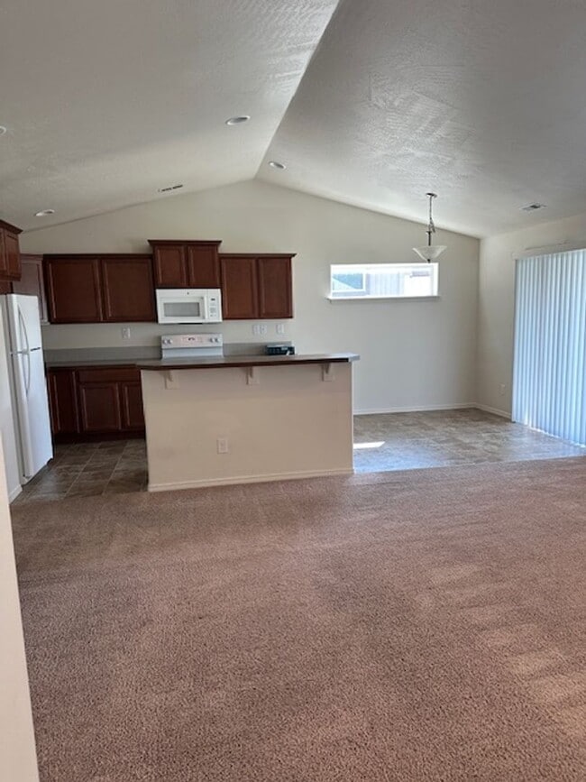 Building Photo - 3 Bedroom Home  For Rent