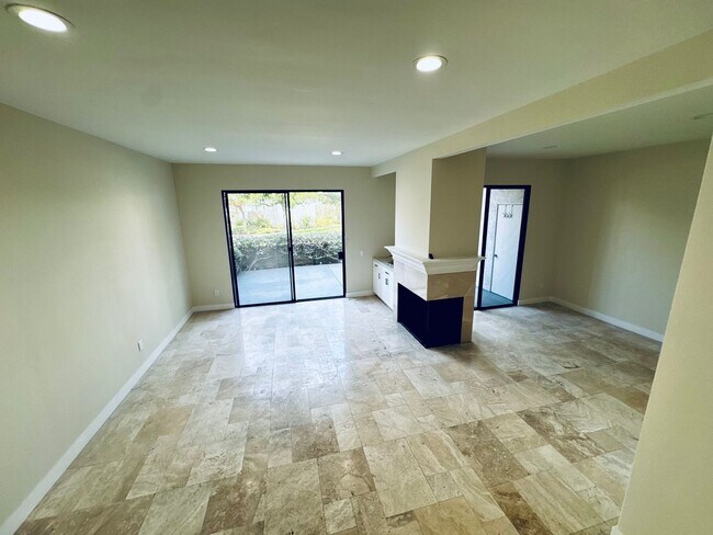 Building Photo - Remodeled 3/3 Townhome For Rent in Huntington Harbor!