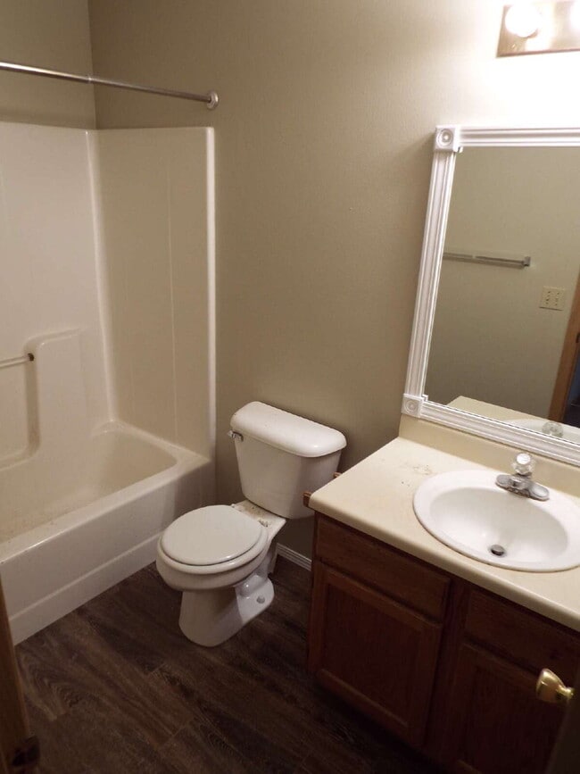 Building Photo - 1510 N Bernice Dr