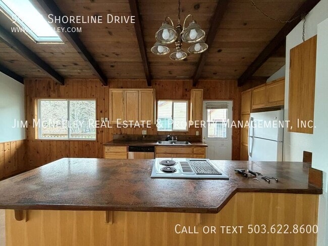 Building Photo - 90290 Shoreline Dr