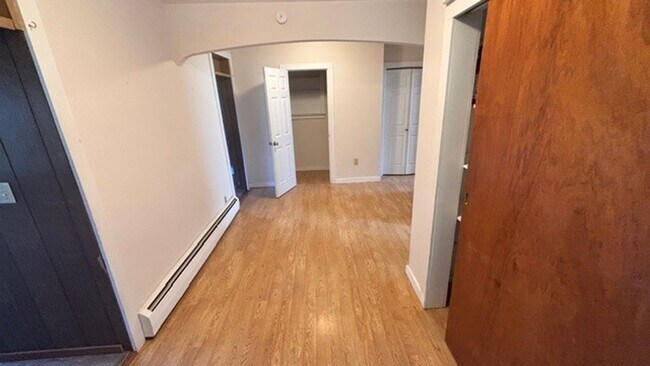 Building Photo - $1,600 Farmhouse Palmyra 4 bedroom 1.5 bath