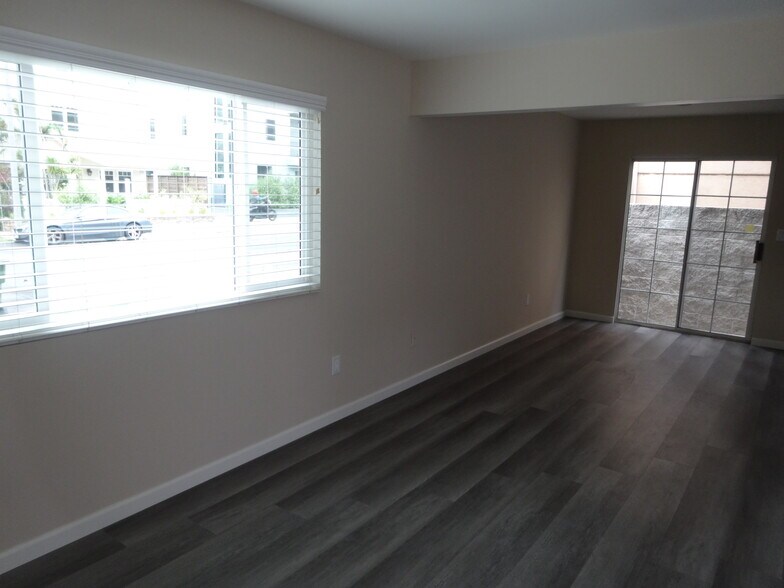 Living Room - Dining Area - 1748 S Westgate Ave