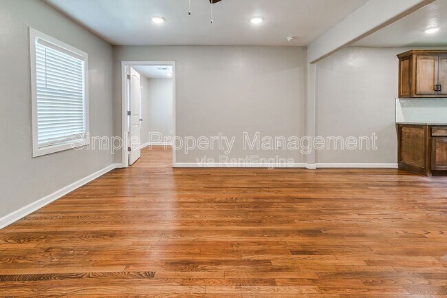 Building Photo - 1232 N Independence Ave