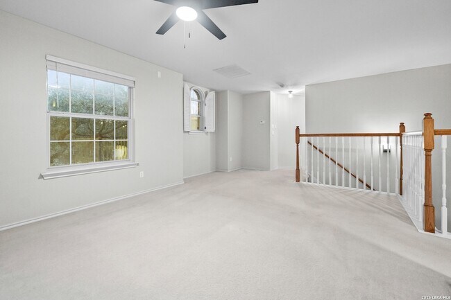Building Photo - 2634 Lakehills St