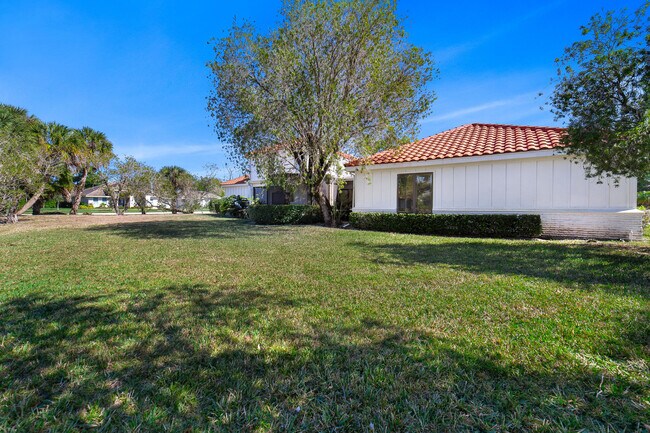 Building Photo - 3000 Conifer Dr