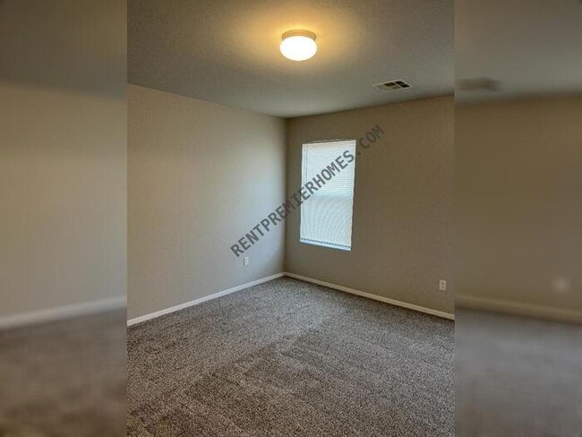 Building Photo - 1840 Land Run Dr