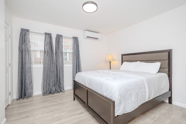 Building Photo - 138 D View Ave