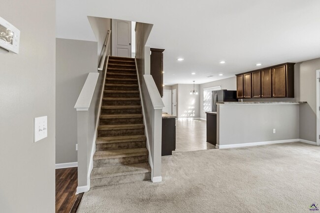 Building Photo - 100 Stoney Creek Dr