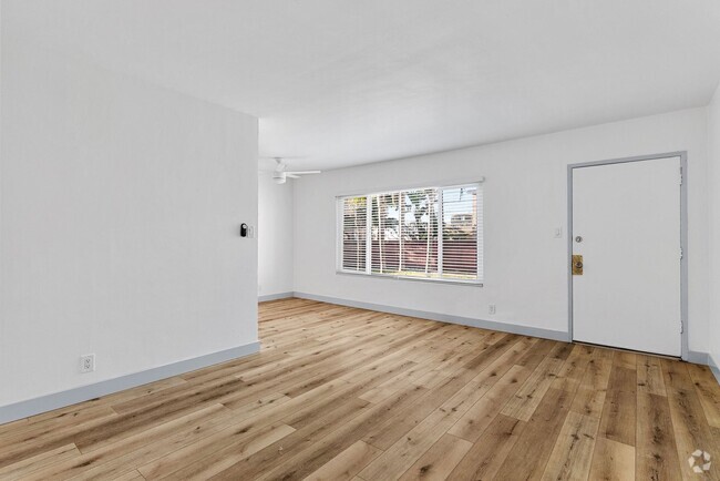 Building Photo - 731 Orange Ave
