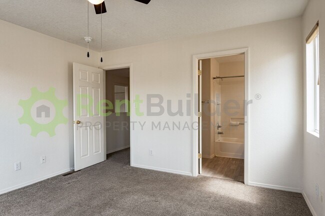 Building Photo - Call to schedule a showing at 505-808-6467