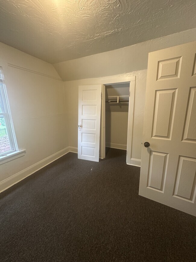 Building Photo - 3221 N 38th St