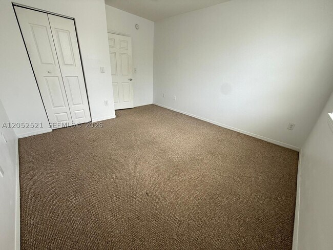 Building Photo - 6861 SW 44th St