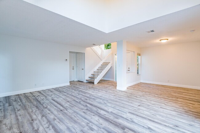 Building Photo - 5080 Point Alexis Dr
