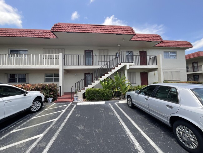 Building Photo - 21 Abbey Ln