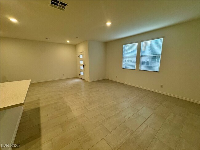 Building Photo - 337 Laurel Peak Dr