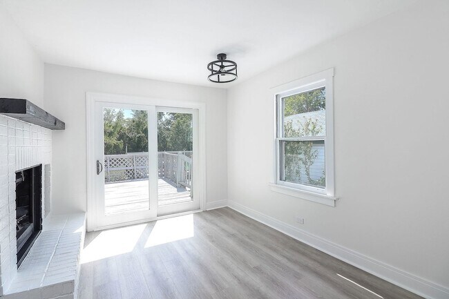 Building Photo - 15W355 Harvard St